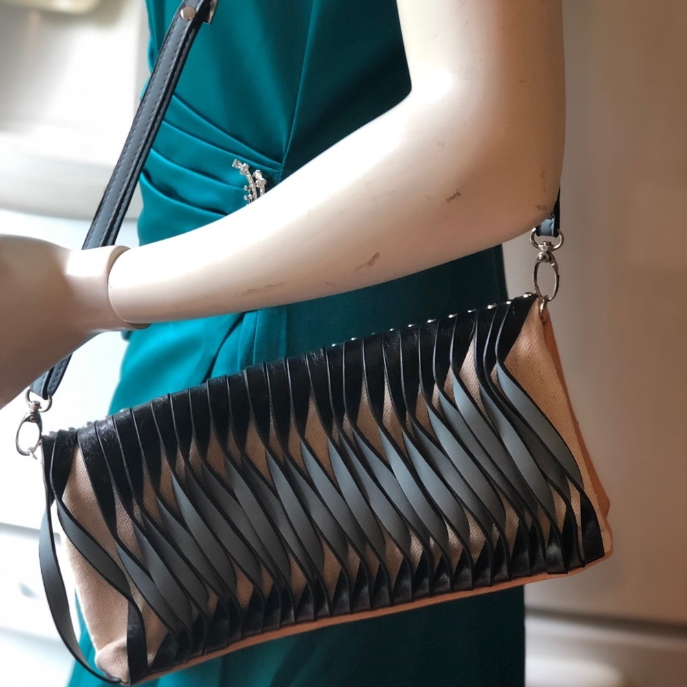 💥🎊🎉💎Gorgeous axel purse for women🎉💎💎💥